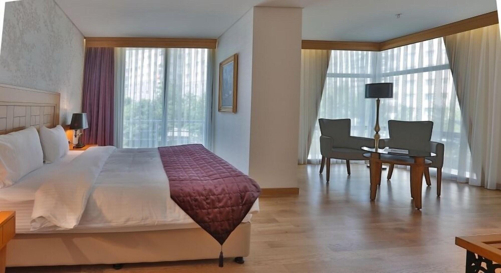 Queen Hotel & Spa Istanbul Exterior foto