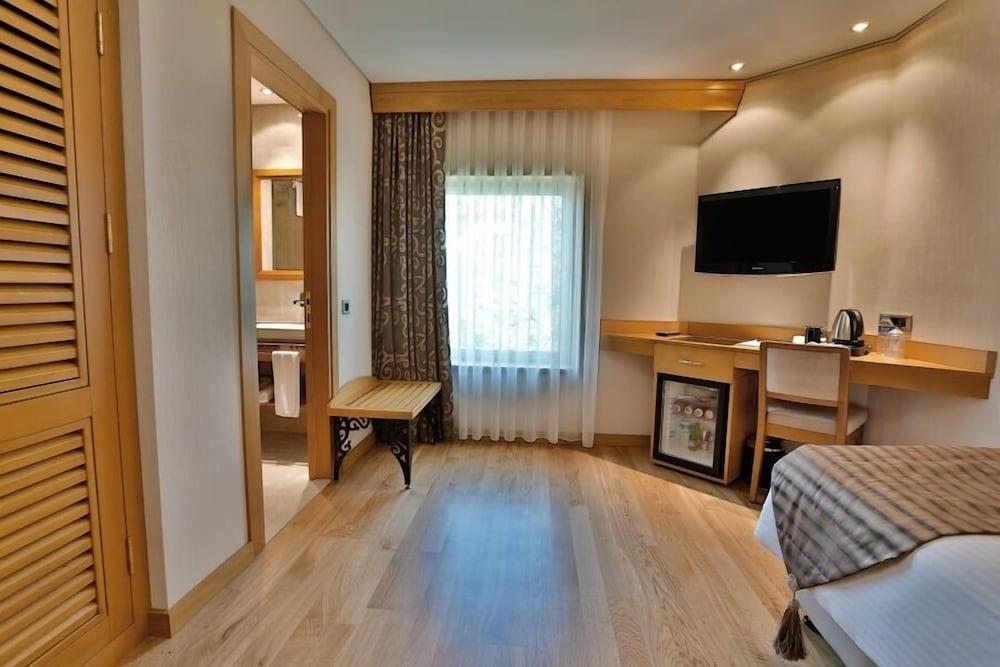 Queen Hotel & Spa Istanbul Exterior foto