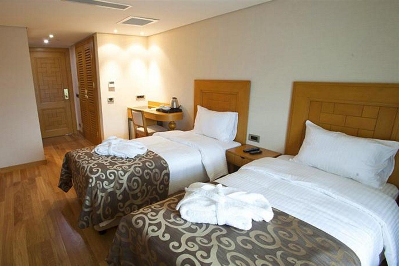 Queen Hotel & Spa Istanbul Exterior foto